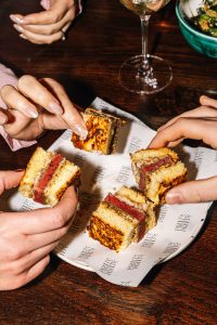 Vetvrij-papier-met-logo,-vetvrije-vellen,-snackpapiertjes-bedurkken