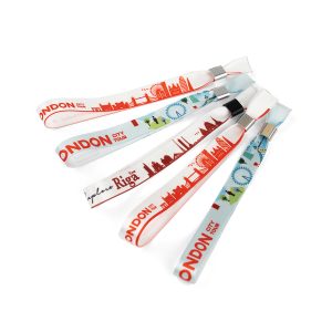 Festivalbandjes-bedrukken,-stoffen-polsbandjes-bedrukken,-polsbandjes-drukken-met-logo