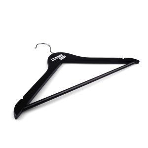 Zwarte-kledinghangers-bedrukken,-kledinghangers-met-logo,-bedrukte-kleding-hangers